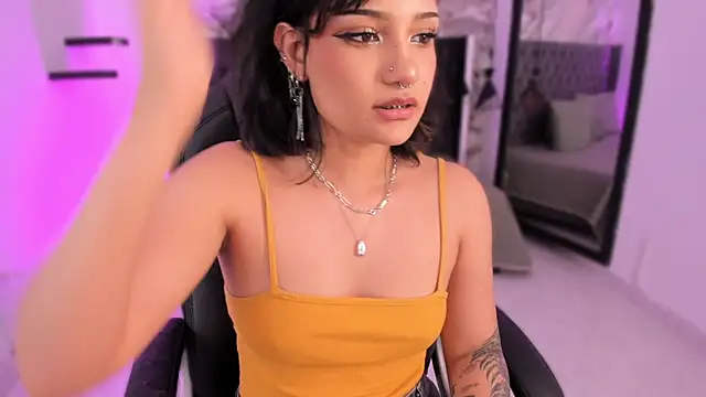 Онлайн чат XXX renee_shelby_