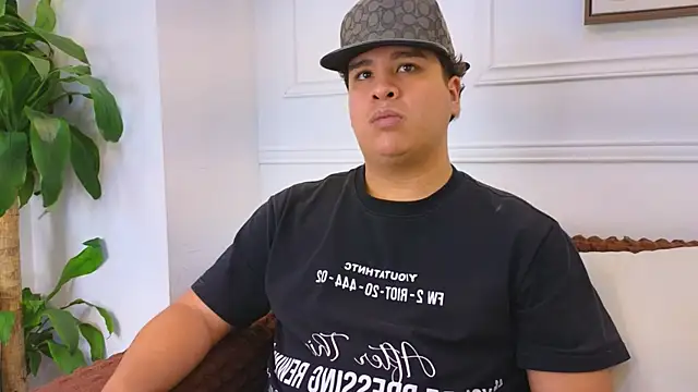 Онлайн чат XXX Naim_Bennetsex