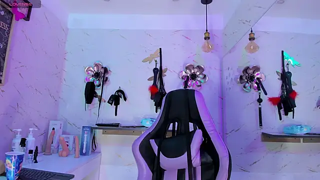 Natasha-Adams: онлайн-секс-чат