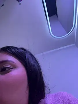 IsabellaJoness_ Adlı Modelin Canlı XXX Sohbeti