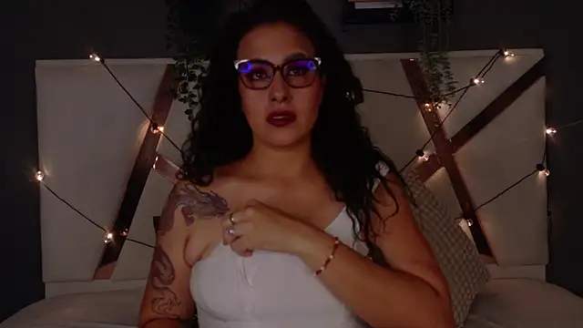 Онлайн чат XXX KatyraTaylor__