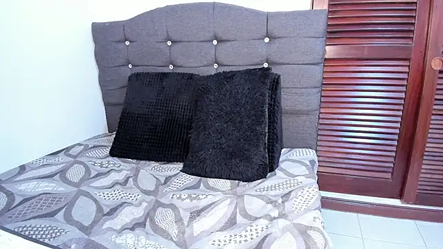 Antonella_Rizzo01's Webcam Show