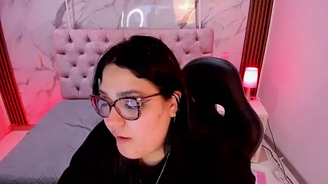 Chat +18 de Camiila_Osorio ao vivo