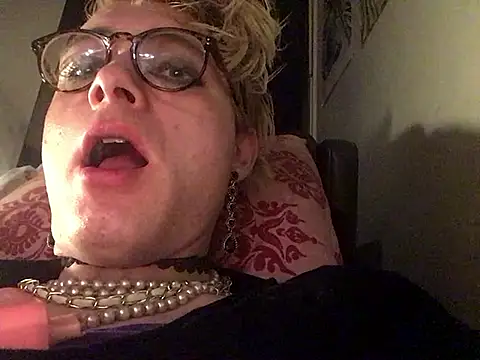 Sissy_Cindy_Whore Webcam Show