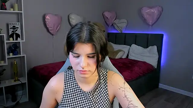 AnoraDark Adlı Modelin Canlı XXX Sohbeti