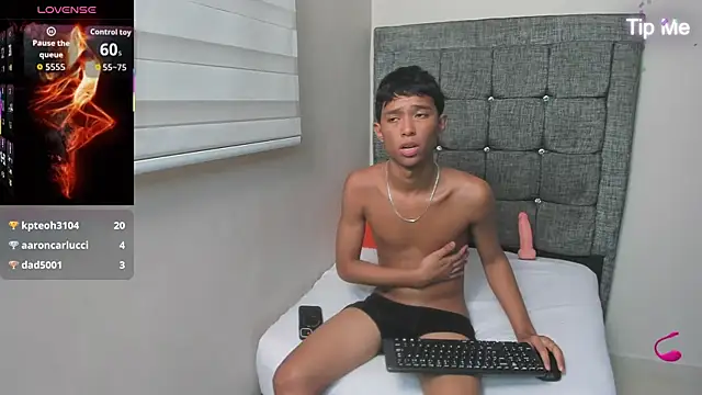 Little_Twink19x's Webcam Show