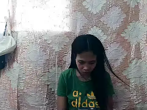 PinaySkinnyGirl's Live XXX Chat