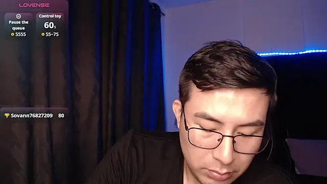 andrewmhilton_: διαδικτυακό σόου στην κάμερα