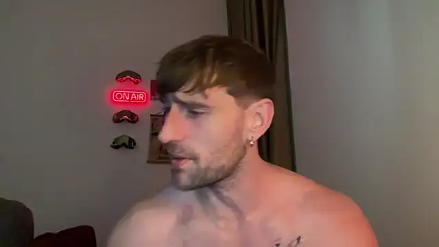 lukegunn Chat XXX in diretta