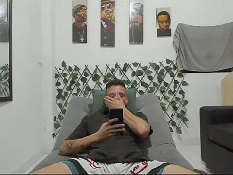 Latins_Boss 在線直播表演