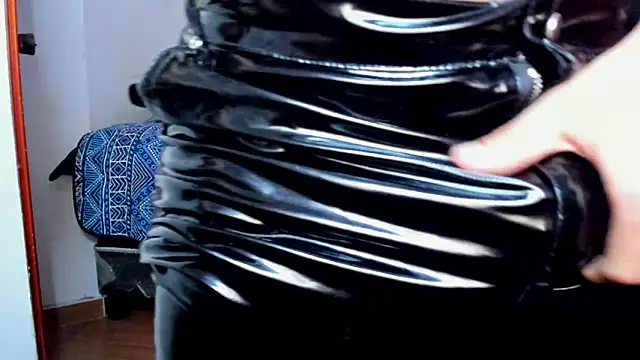 Tommy_Bred Live XXX-Chat