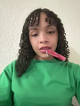 Yasmin777_ live XXX chat