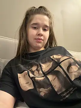 HornyGirlH webcam show