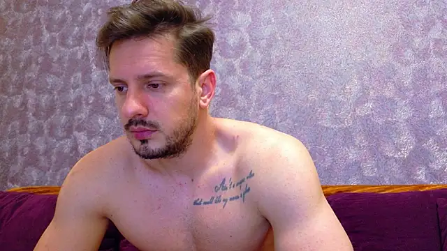 Show modela mrfitu na web-kameri