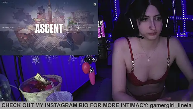 Gamergirl-Linela's Webcam Show