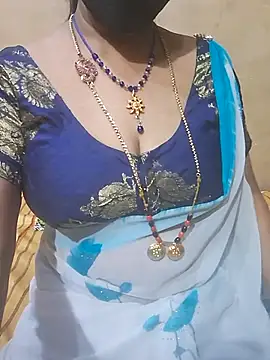 Lakhshmi-888's Live XXX Chat