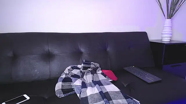 Chat +18 de Lia_Nova ao vivo