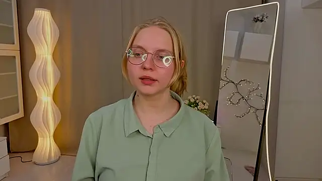 دردشة AlicaCohill الجنسية المباشرة