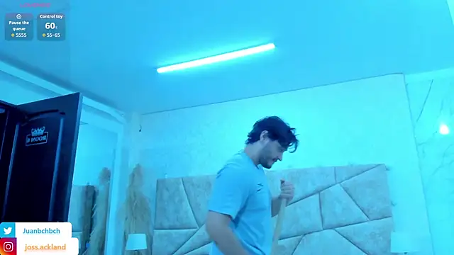 JossAcklandのウェブカメラショー