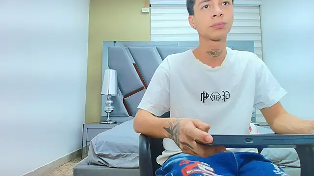 Chat XXX en directo de HENRY_GREEN2