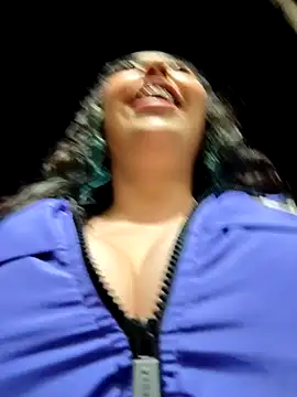 Živý XXX chat Bagiolett