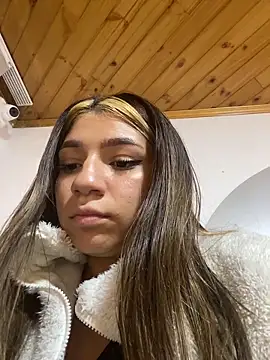 Isabella18_pink 即時 XXX 聊天