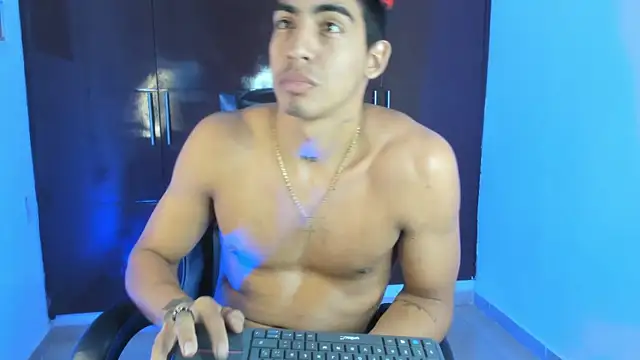 Milo_LatinBoy's Live XXX Chat