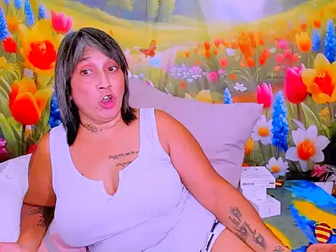 indianroxy: απευθείας συνομιλία ΧΧΧ