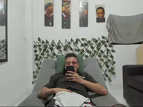 Latins_Boss Show Webcam