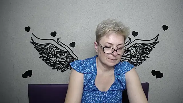 EmiliaGree's Live XXX Chat