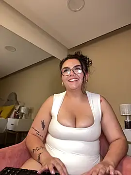 AlmaraRouge Adlı Modelin Canlı XXX Sohbeti