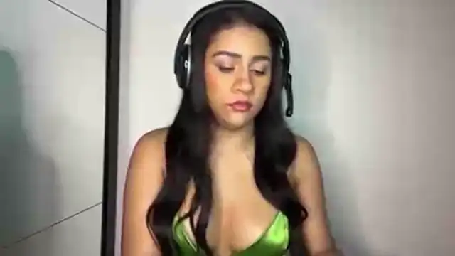 دردشة CarolyneSnellings الجنسية المباشرة