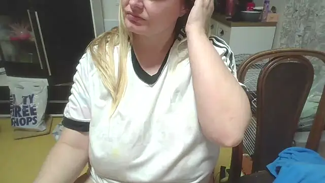 Meliss_Official9 Chat XXX in diretta