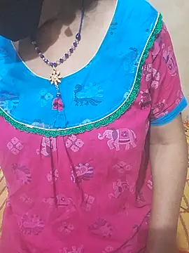 Lakhshmi-888 Adlı Modelin Canlı XXX Sohbeti