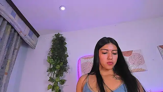 Quiinn_bx Chat XXX in diretta