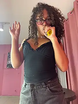 PrettyLia Chat XXX in diretta