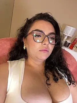 AlmaraRouge Adlı Modelin Canlı XXX Sohbeti