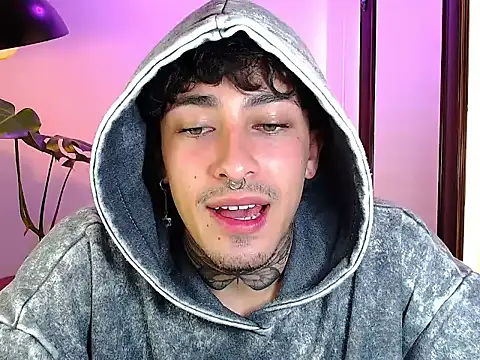 stevennavarro Webcam Show