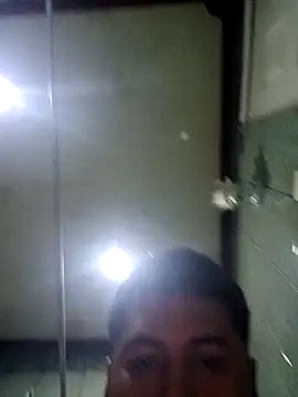 Josejose1984: διαδικτυακό σόου στην κάμερα