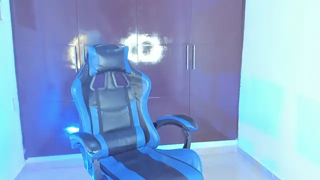 แชท XXX สดของ Milo_LatinBoy