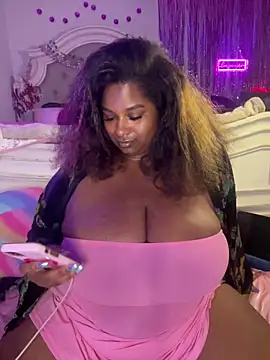 xoxoSELENAxoxo élő XXX-chatje