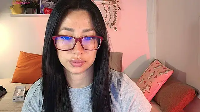 lilyy_evanss Adlı Modelin Canlı XXX Sohbeti