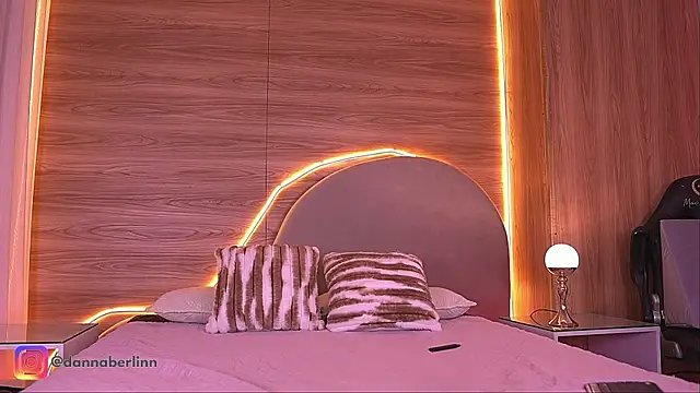 danna_berlin_'s Live XXX Chat