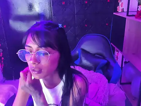 Chat XXX ao vivo de KarlaSlutSkinny__