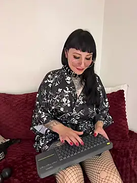 XXX chat uživo modela Ravenna666_