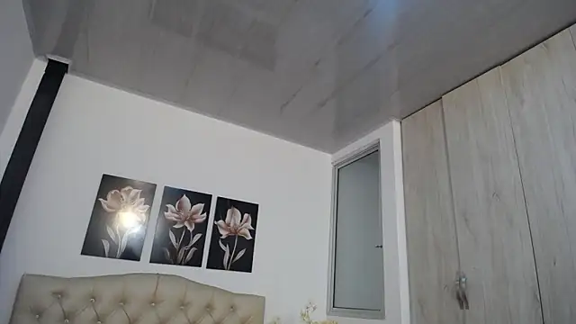 pinky_f00x: онлайн-секс-чат