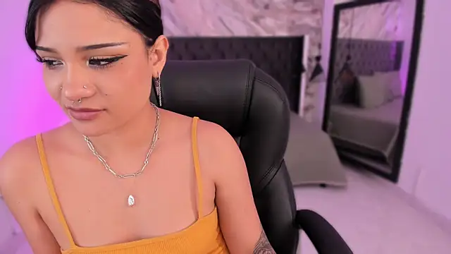 renee_shelby_'s Live XXX Chat