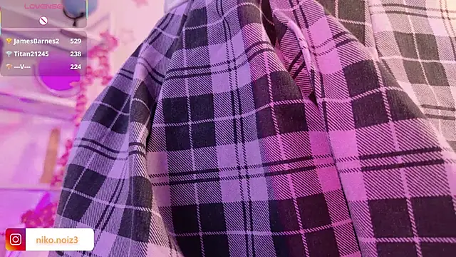 Noisy_doll's Live XXX Chat