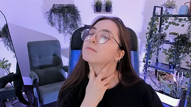 VirtuallVoyantn Live XXX chat