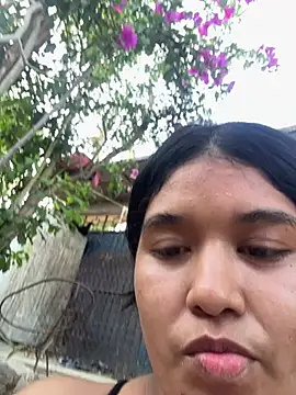 emi_li82 élő XXX-chatje